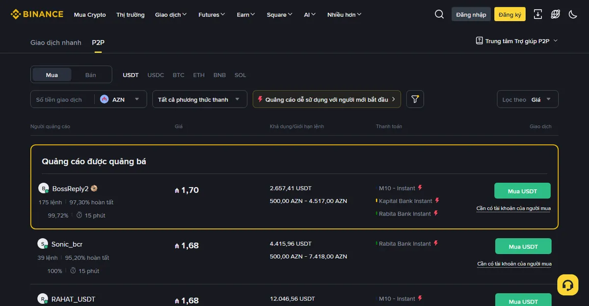 Thị trường P2P của Binance bản tiếng Việt, các dòng người bán USDT kèm giá, khối lượng khả dụng, giới hạn lệnh, phương thức thanh toán, số lệnh và tỷ lệ hoàn tất, trên cùng là một ô Quảng cáo được quảng bá